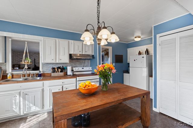 2094 Allan Street, Adrian, MI 49221