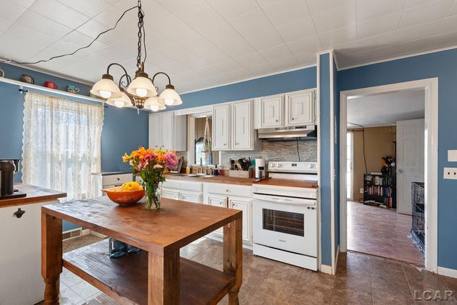 2094 Allan Street, Adrian, MI 49221