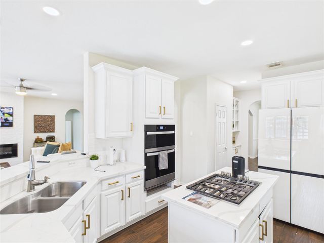 5810 Parkdale Court, Sugar Land, TX 77479