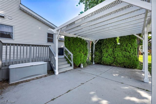 9454 Deer Hollow Drive, Mentor, OH 44060