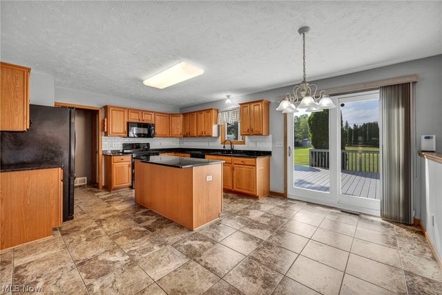 9454 Deer Hollow Drive, Mentor, OH 44060