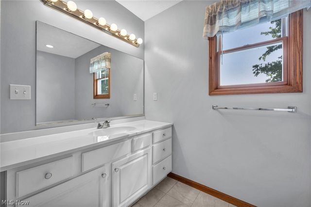 9454 Deer Hollow Drive, Mentor, OH 44060