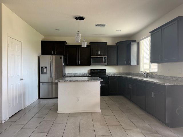 7217 W Golden Lane, Peoria, AZ 85345