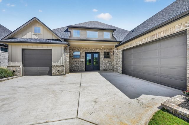 961 Bandon Dunes Drive, Fort Worth, TX 76028