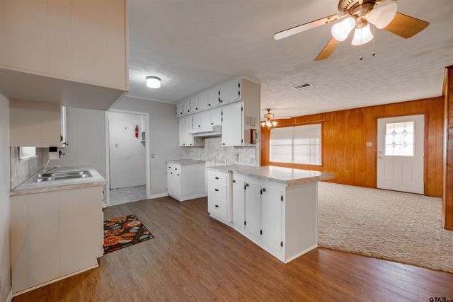 2094 W HWY 175, Frankston, TX 75763