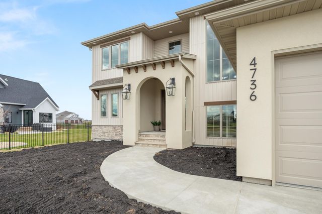4736 Prairie Pond Crossing S, Fargo, ND 58104