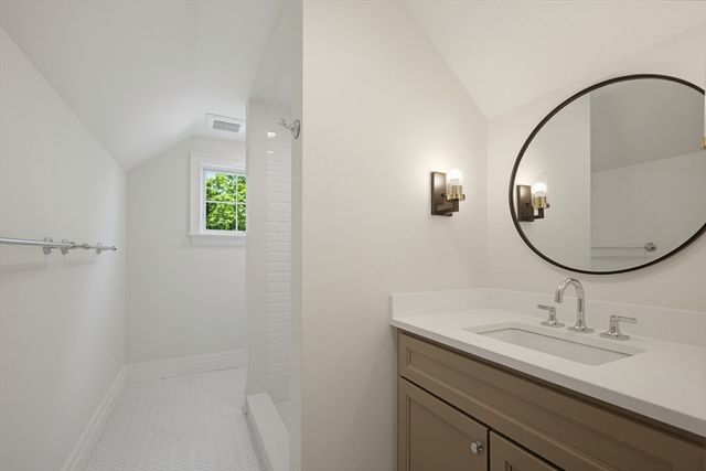 70 Woodbine Circle, Needham, MA 02494