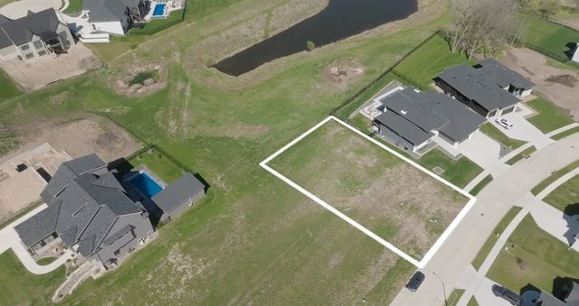 18261 Hidden Knoll, Clive, IA 50325