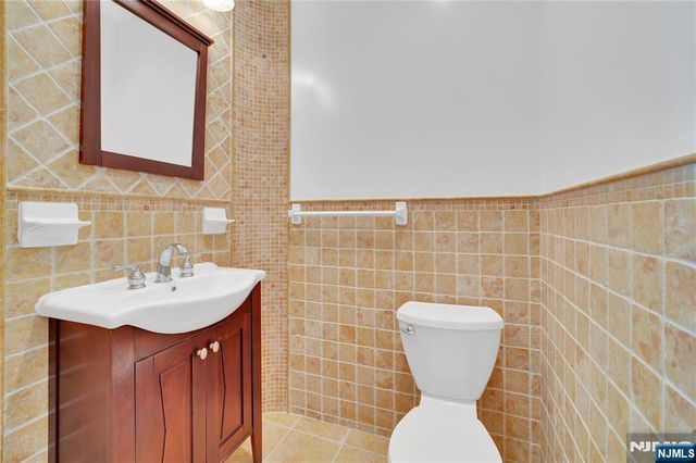 236 COLUMBUS Avenue A, Palisades Park, NJ 07650