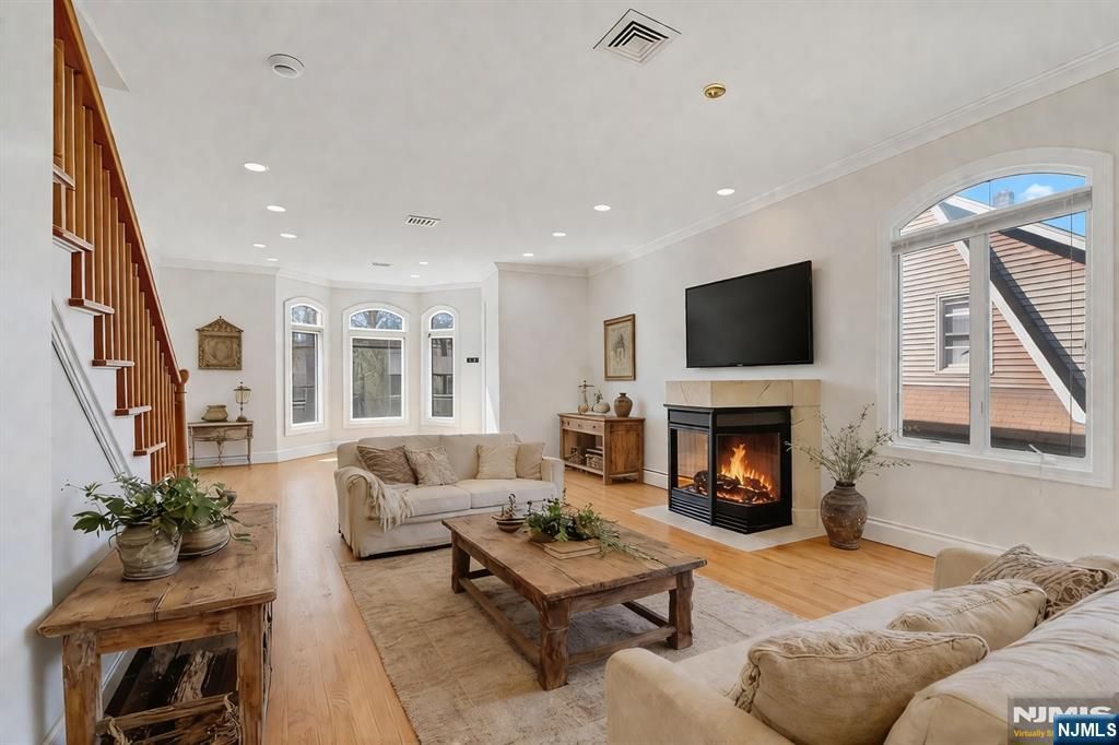 236 COLUMBUS Avenue A, Palisades Park, NJ 07650