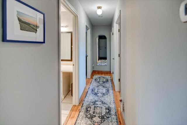 7 La Crescenta Circle, Madison, WI 53716