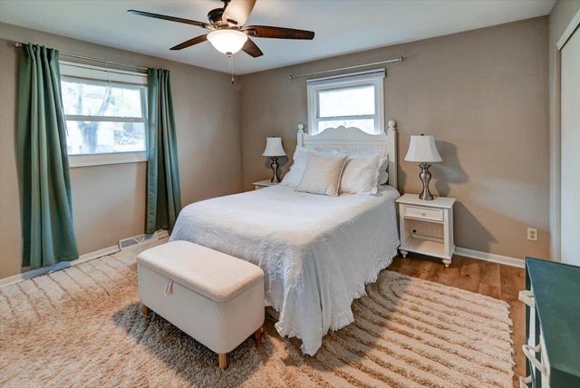 7 La Crescenta Circle, Madison, WI 53716