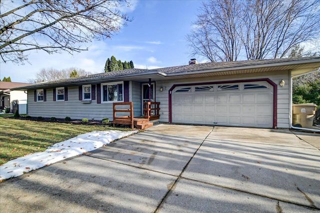 7 La Crescenta Circle, Madison, WI 53716