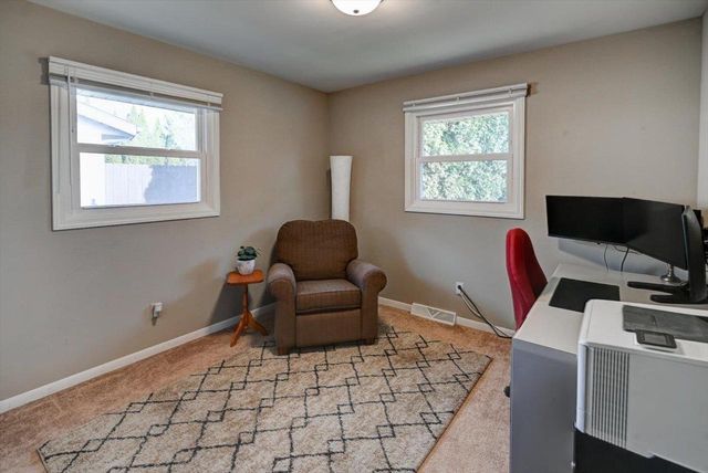 7 La Crescenta Circle, Madison, WI 53716