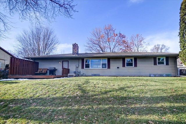 7 La Crescenta Circle, Madison, WI 53716