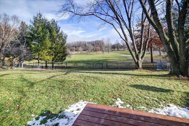 7 La Crescenta Circle, Madison, WI 53716