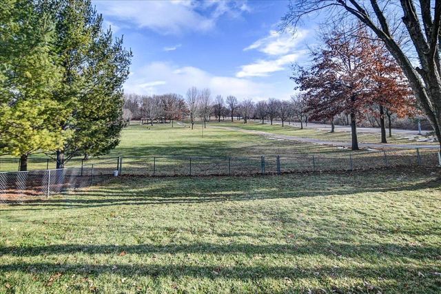 7 La Crescenta Circle, Madison, WI 53716