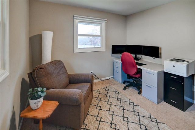 7 La Crescenta Circle, Madison, WI 53716