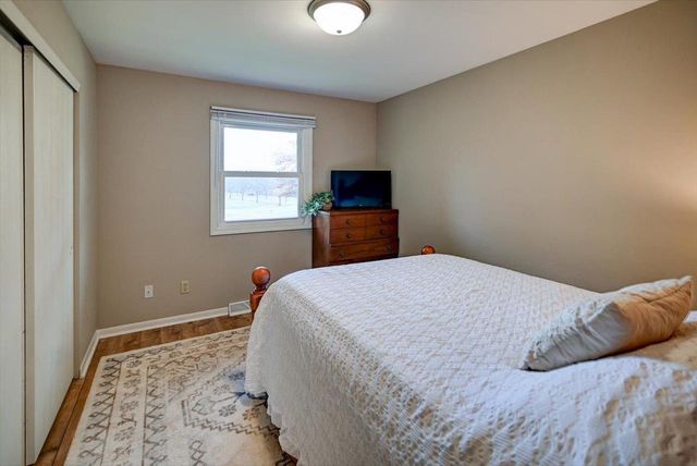 7 La Crescenta Circle, Madison, WI 53716