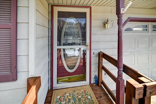 7 La Crescenta Circle, Madison, WI 53716