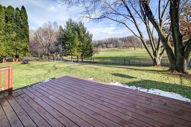 7 La Crescenta Circle, Madison, WI 53716