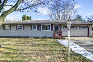 7 La Crescenta Circle, Madison, WI 53716