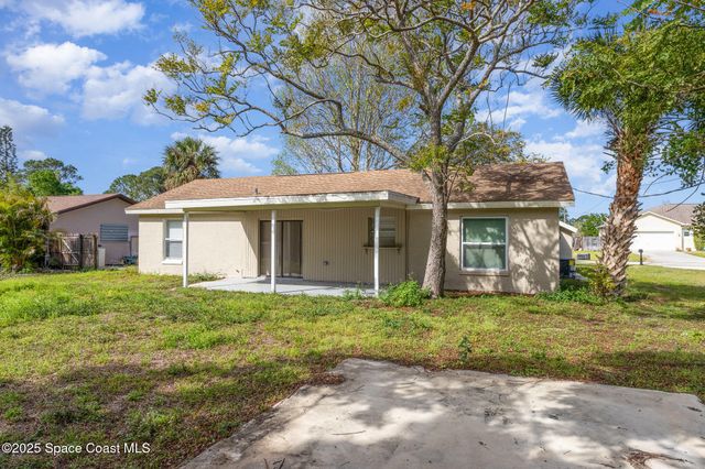 257 Dorado Avenue NE, Palm Bay, FL 32907