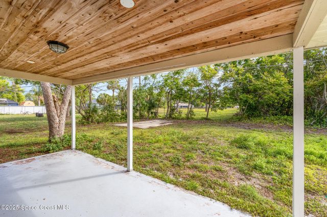 257 Dorado Avenue NE, Palm Bay, FL 32907