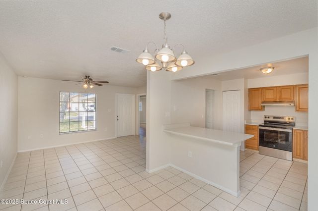 257 Dorado Avenue NE, Palm Bay, FL 32907