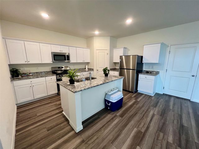 509 Lagoon DR, Maxwell, TX 78656