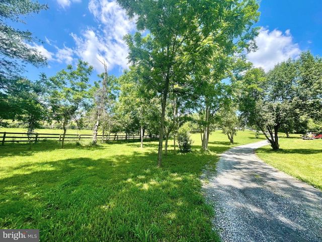 1604 OLD NEW WINDSOR RD, New Windsor, MD 21776