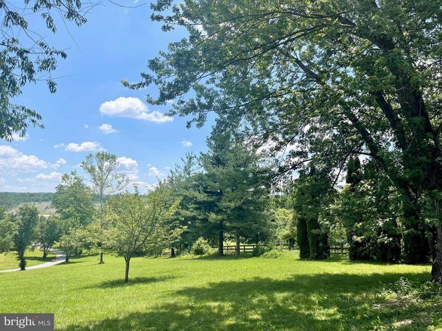 1604 OLD NEW WINDSOR RD, New Windsor, MD 21776