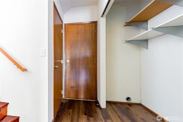 512 N 104th Street, Seattle, WA 98133