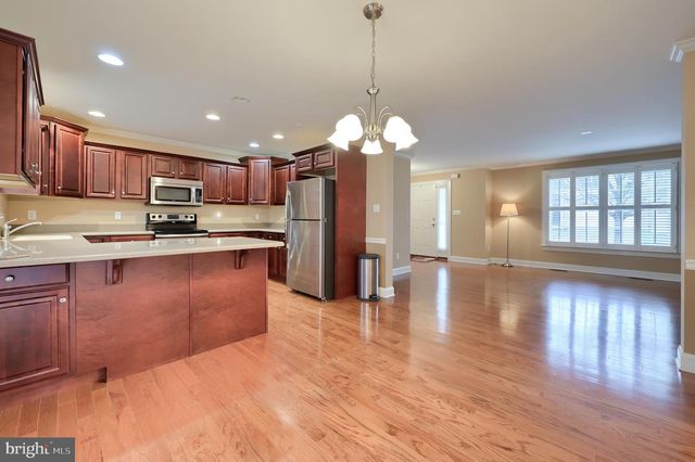 120 BANEBERRY LN, Lititz, PA 17543