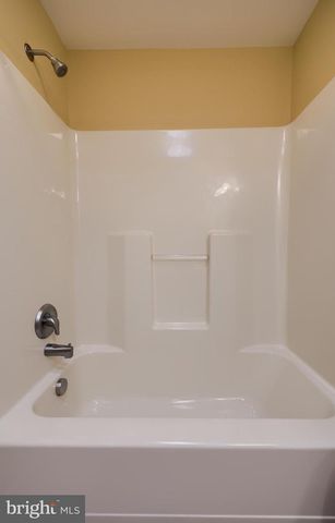 120 BANEBERRY LN, Lititz, PA 17543