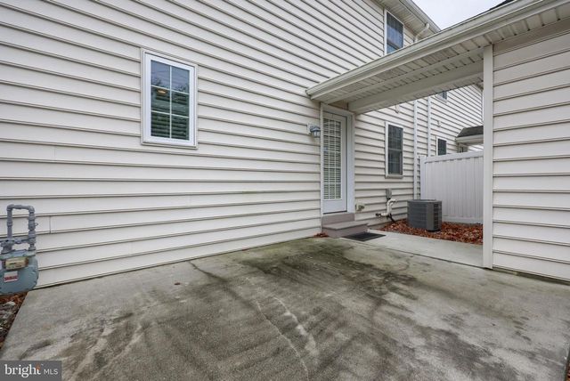 120 BANEBERRY LN, Lititz, PA 17543