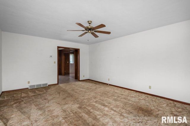 815 OAKLAWN Avenue, East Moline, IL 61244