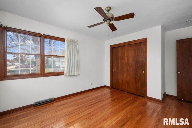 815 OAKLAWN Avenue, East Moline, IL 61244