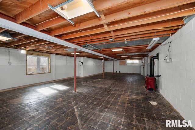 815 OAKLAWN Avenue, East Moline, IL 61244