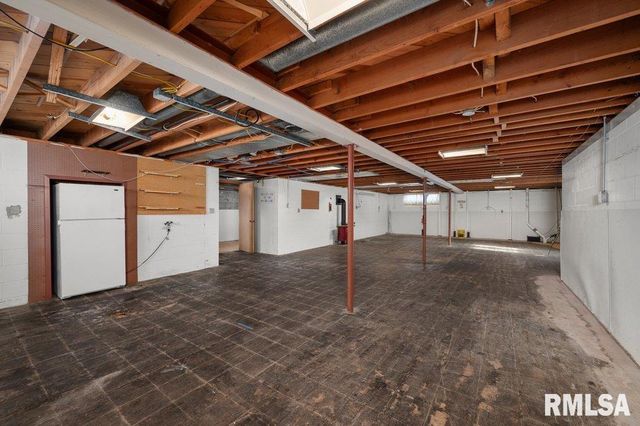 815 OAKLAWN Avenue, East Moline, IL 61244