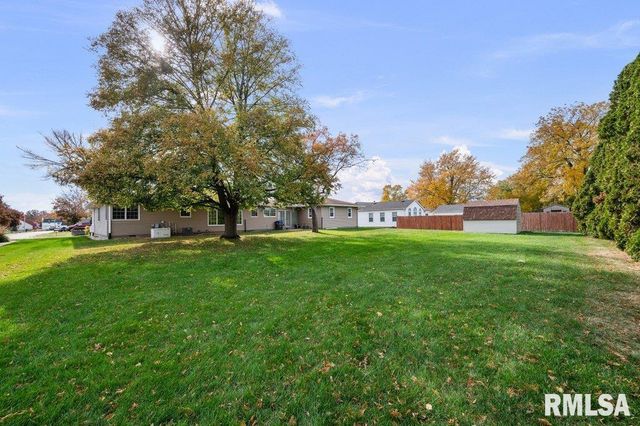 815 OAKLAWN Avenue, East Moline, IL 61244