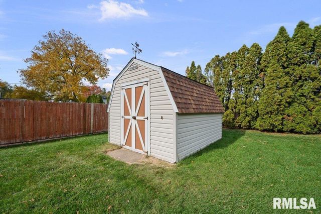 815 OAKLAWN Avenue, East Moline, IL 61244