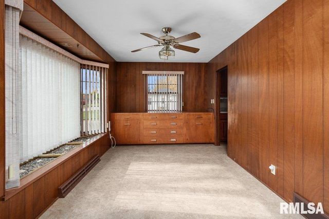 815 OAKLAWN Avenue, East Moline, IL 61244