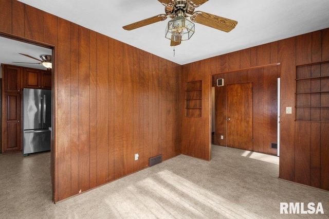 815 OAKLAWN Avenue, East Moline, IL 61244