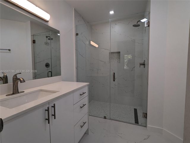10237 NW 9th Street Cir 202-4, Miami, FL 33172