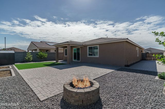 17768 W RAYMOND Street, Goodyear, AZ 85338