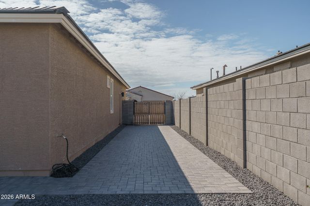 17768 W RAYMOND Street, Goodyear, AZ 85338