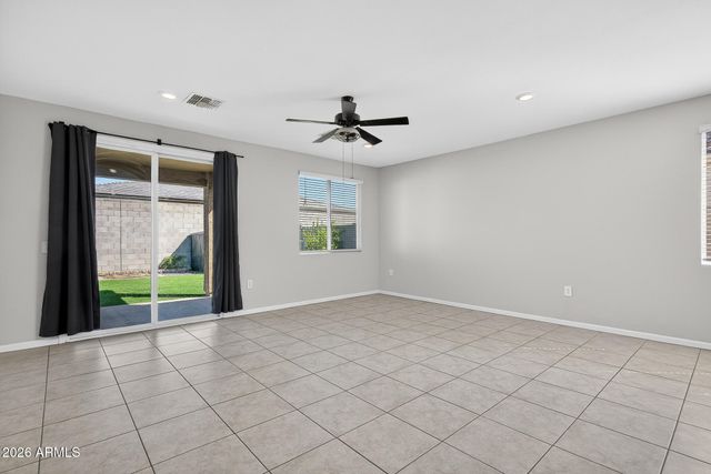 17768 W RAYMOND Street, Goodyear, AZ 85338