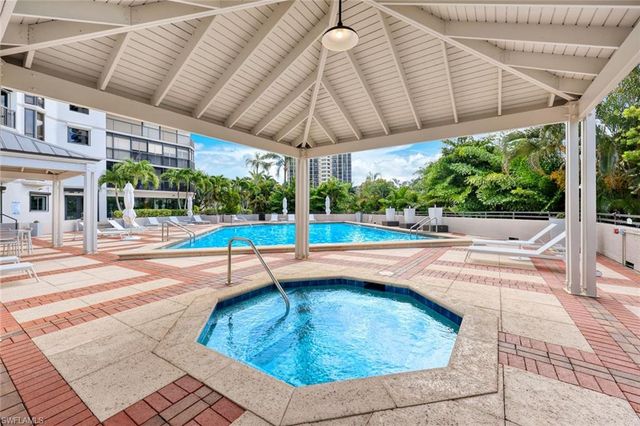 6075 Pelican Bay BLVD 1101, Naples, FL 34108