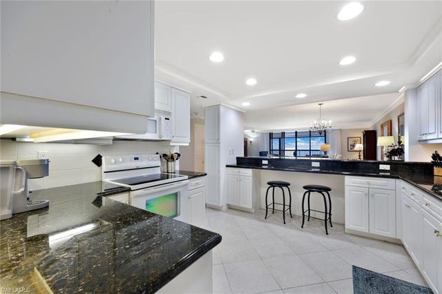 6075 Pelican Bay BLVD 1101, Naples, FL 34108